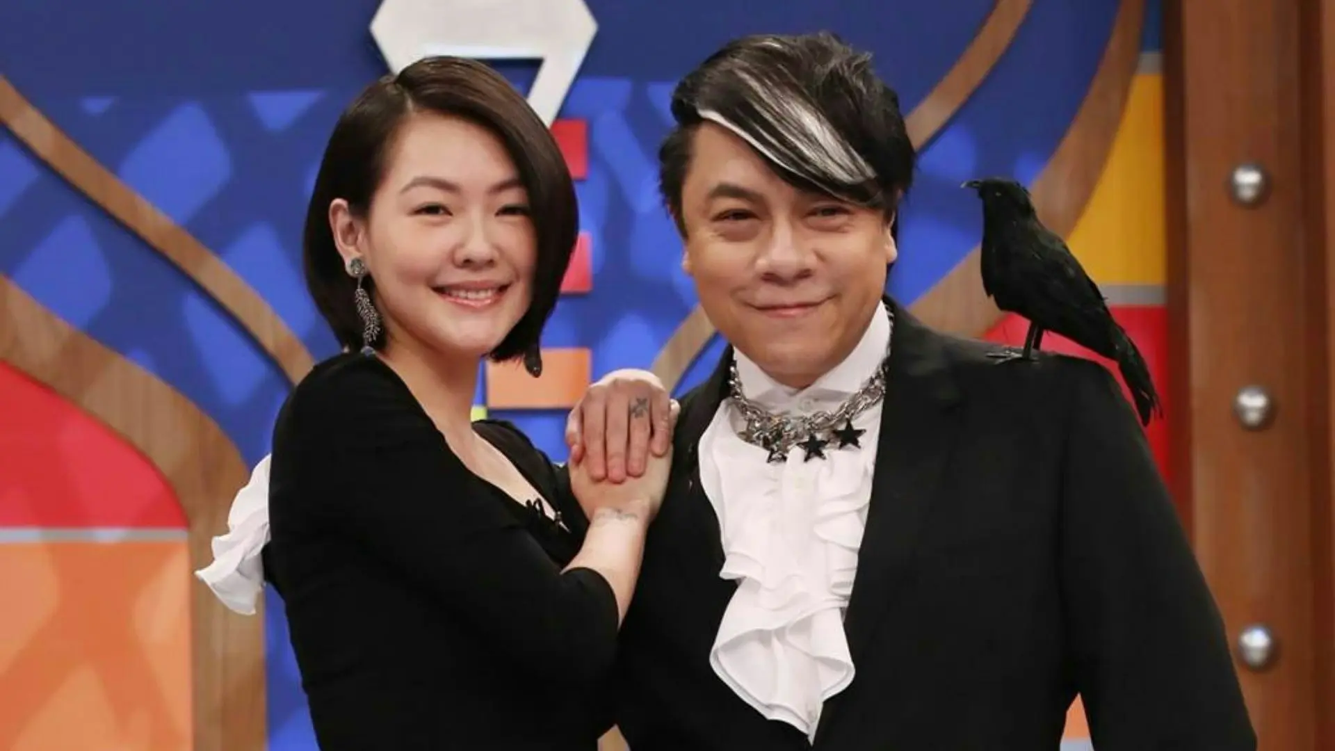 Kangsi Coming backdrop