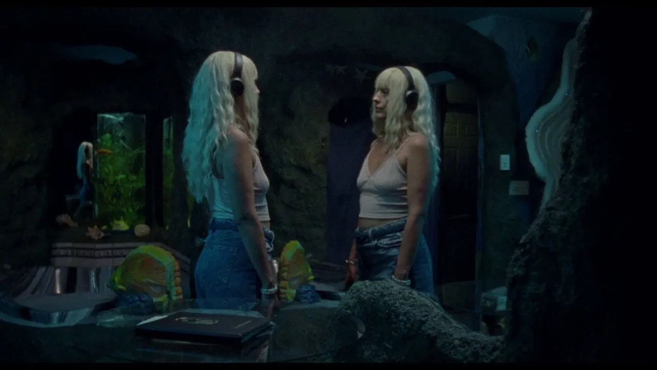 Sirens Call backdrop