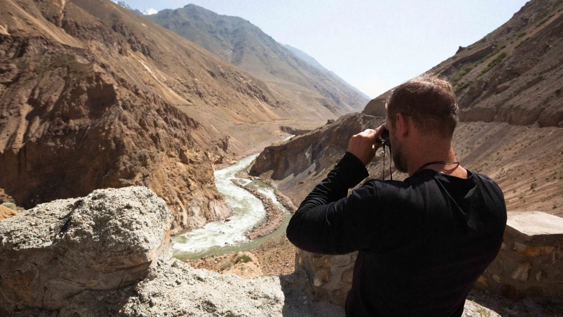 Unsurfed Afghanistan backdrop