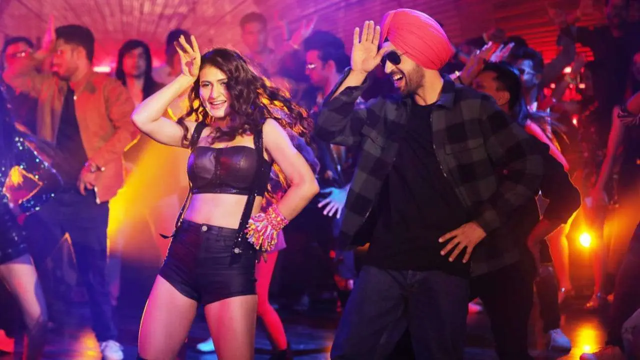 Suraj Pe Mangal Bhari backdrop