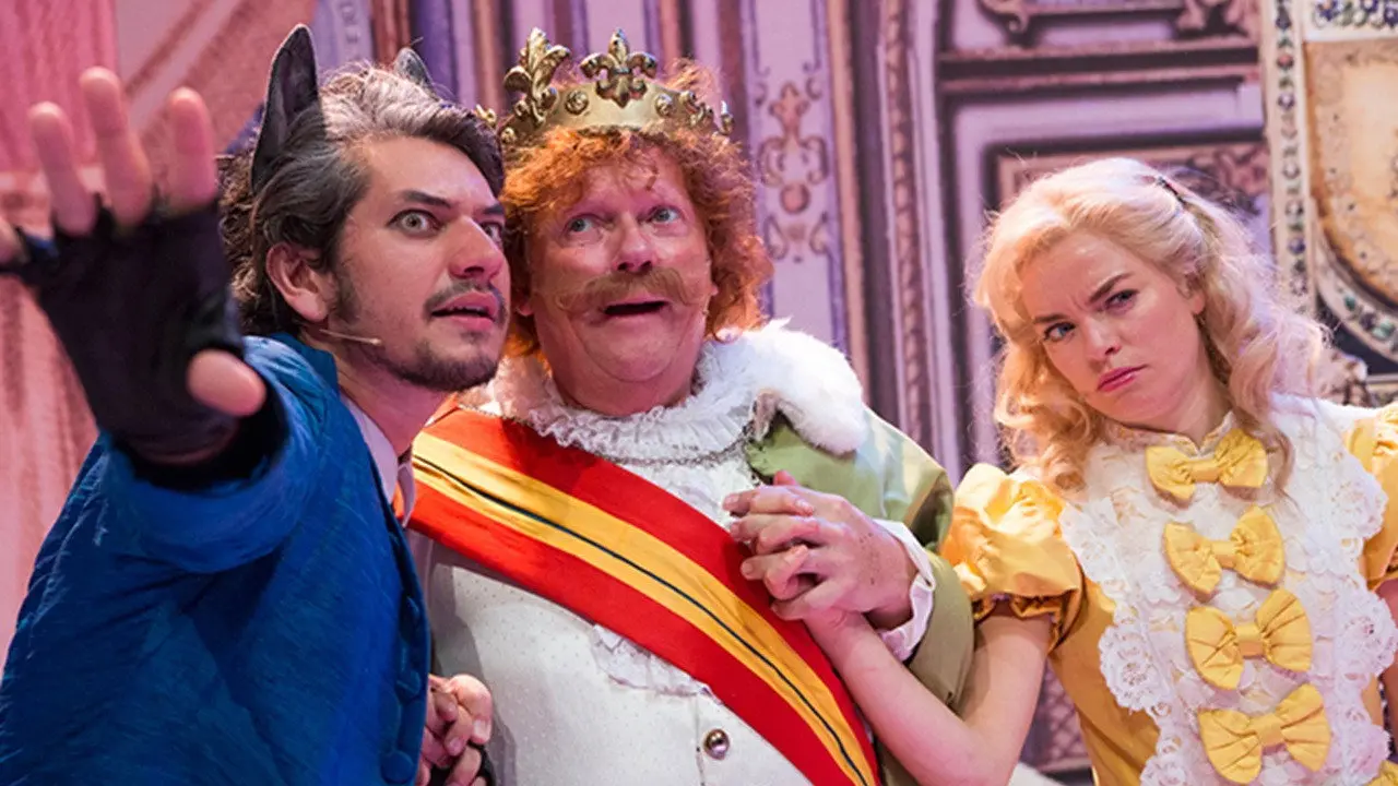 RO Theater: De Gelaarsde Poes backdrop