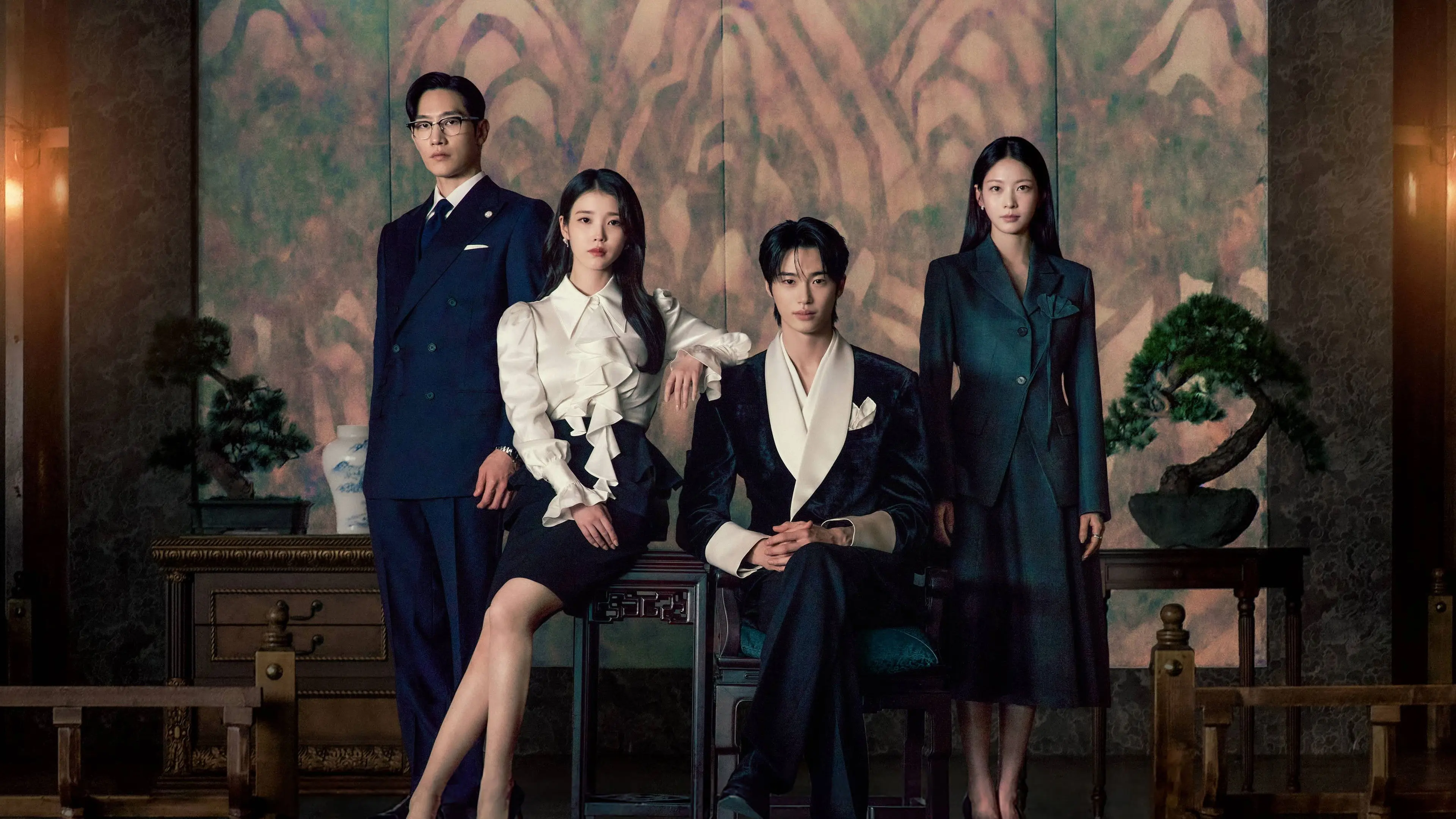 Perfect Crown backdrop