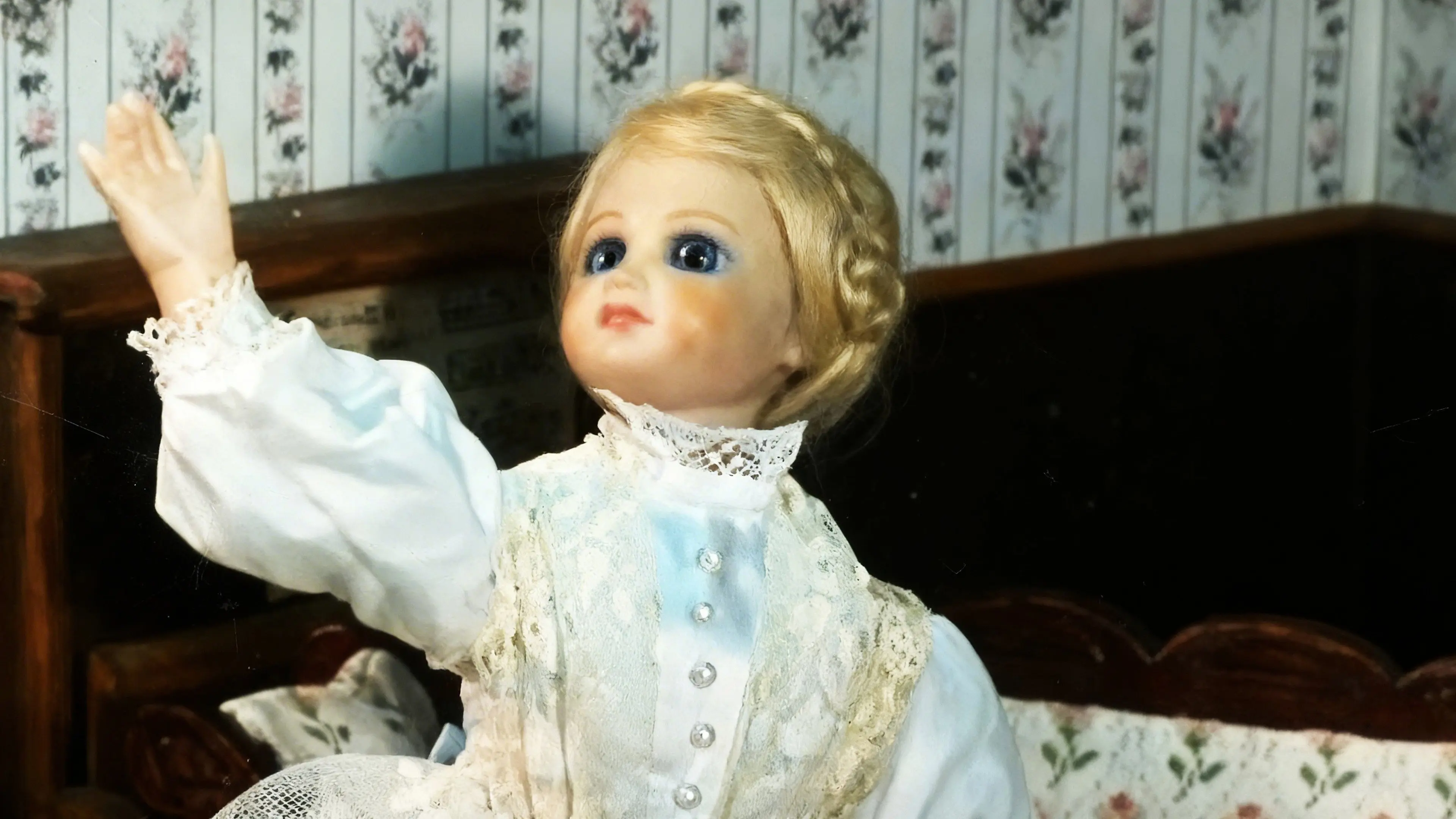 Tottie: The Story of a Doll's House backdrop