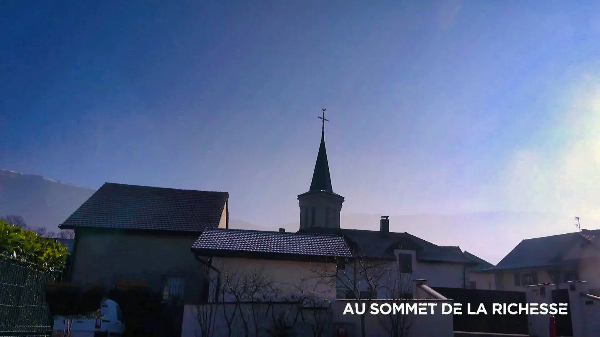 Archamps, au sommet de la richesse backdrop