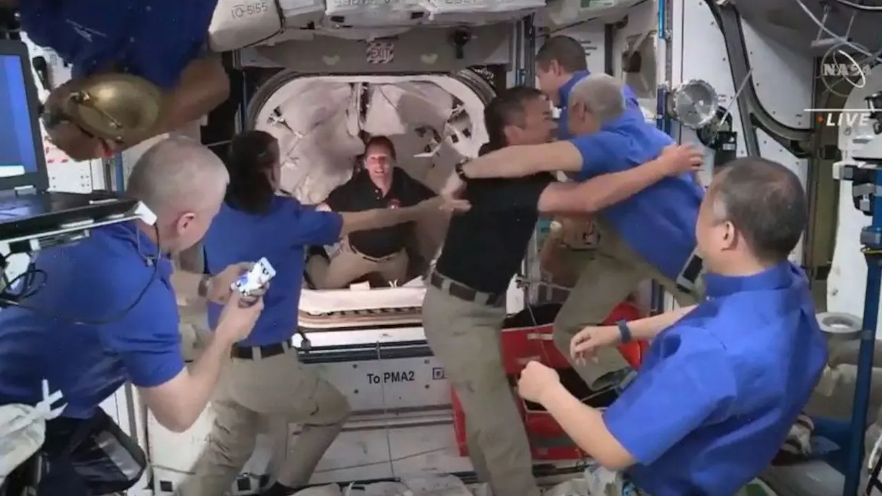 Thomas Pesquet, arrimage à l'ISS backdrop