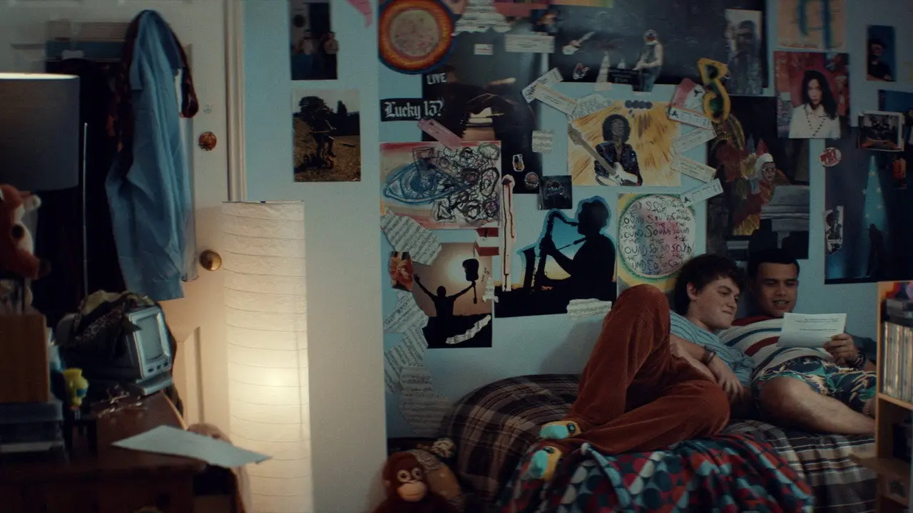 Bonus Track backdrop