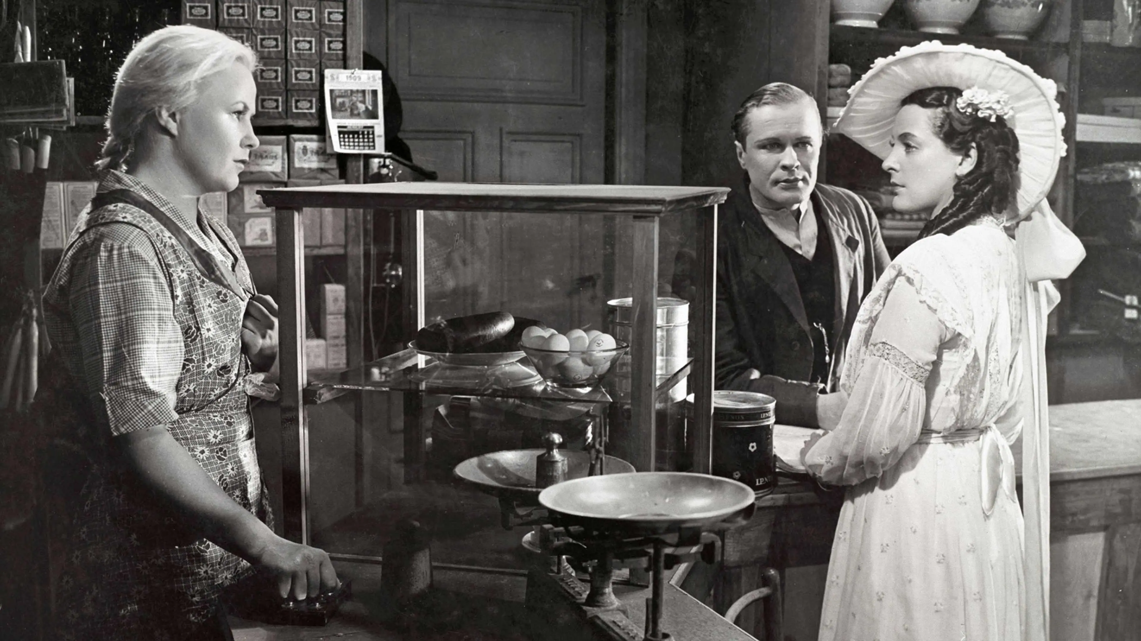 Halveksittu backdrop