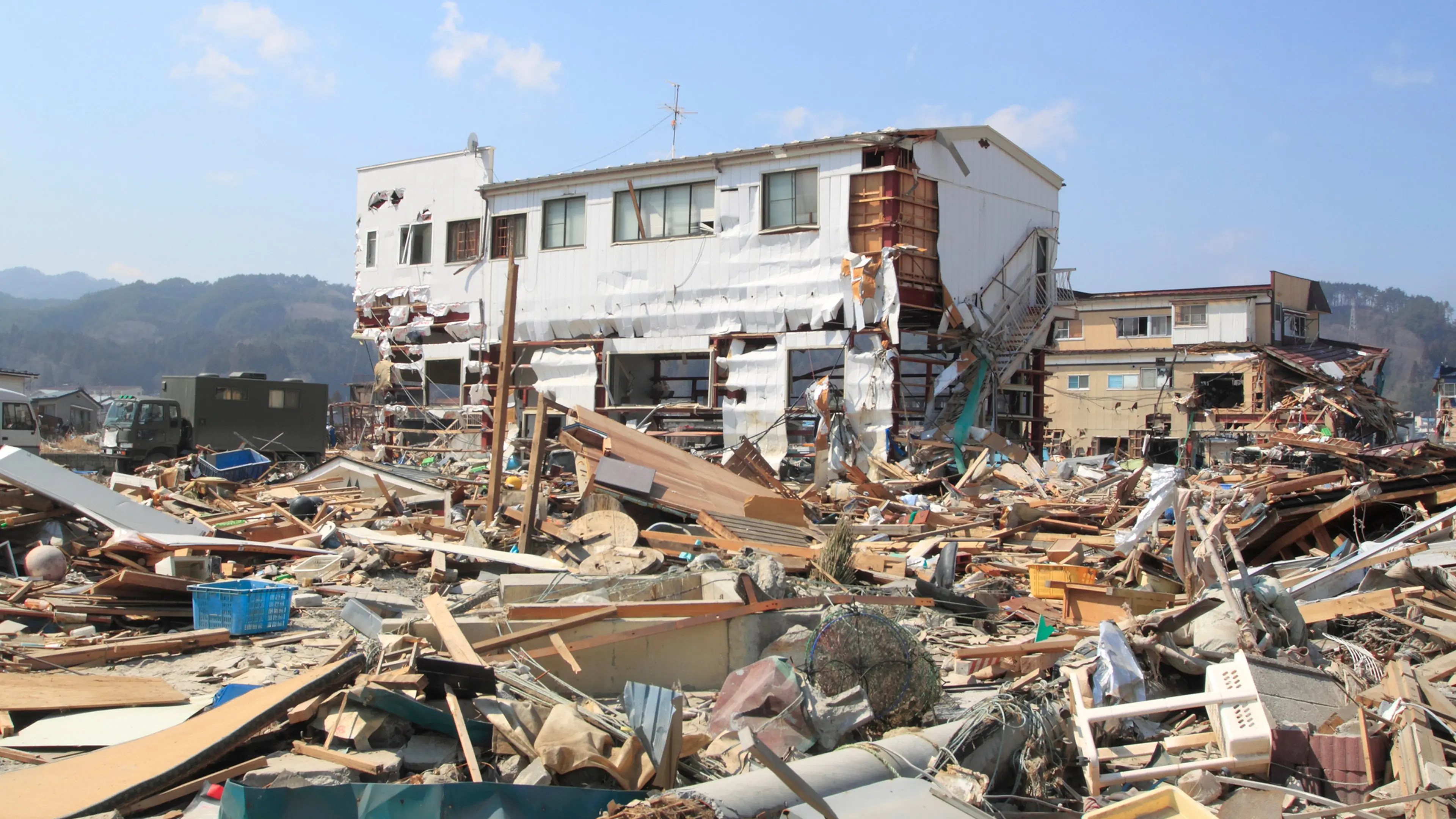 Japan: Hightech against earthquake backdrop