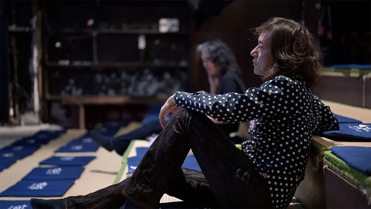 Diamond Shake backdrop