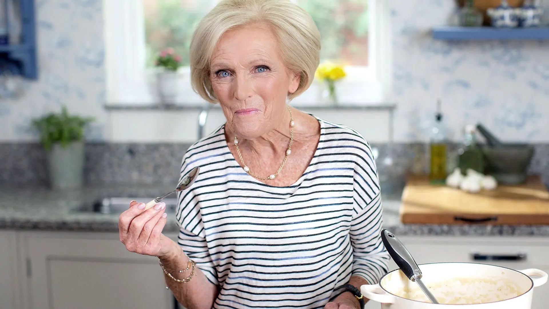 Mary Berry Everyday backdrop