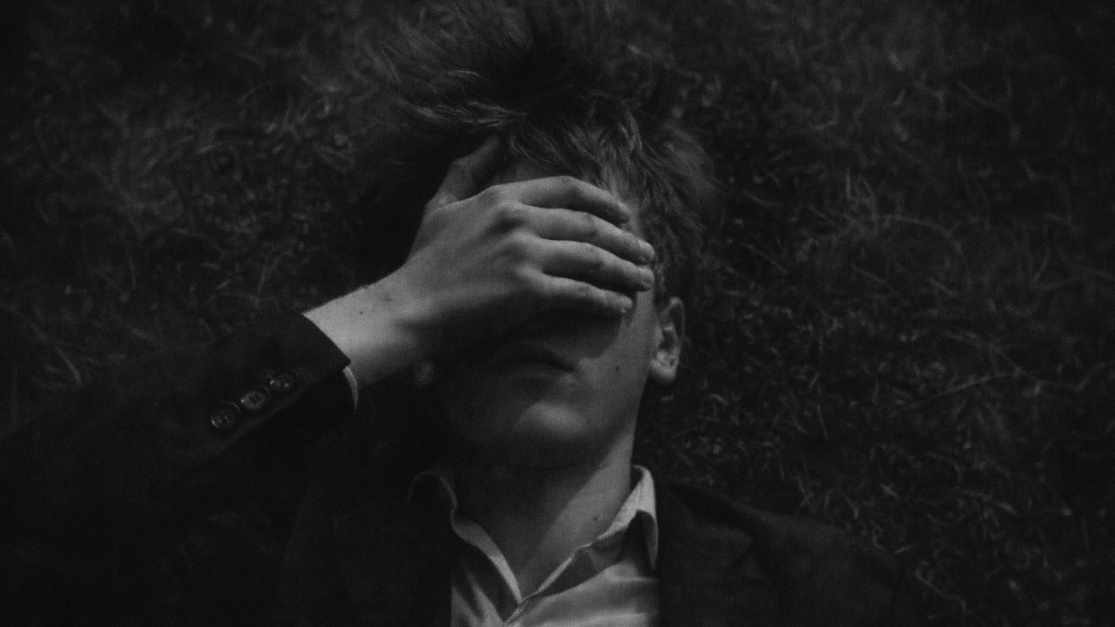 Yves, Who Lost Himself in a Dream. backdrop