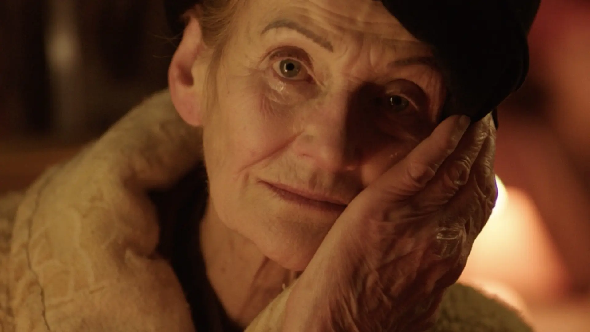 Les Zinzins backdrop