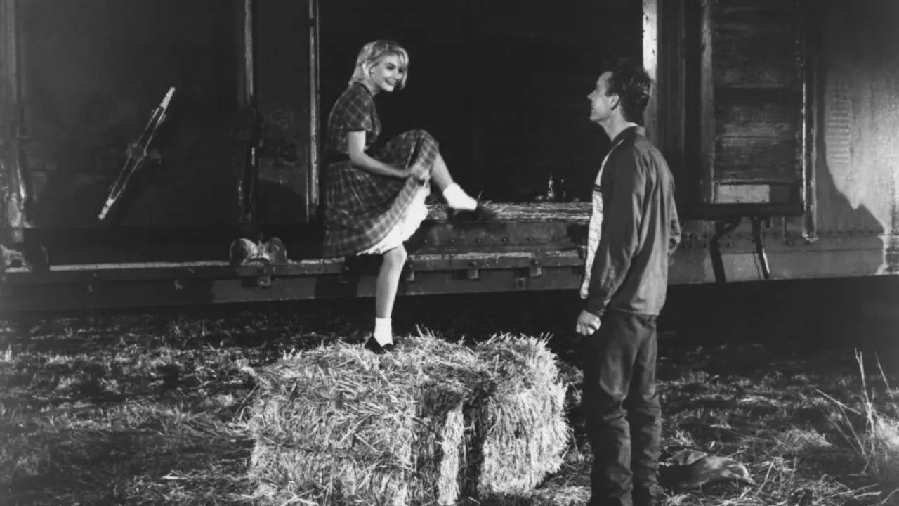 Valentino Returns backdrop