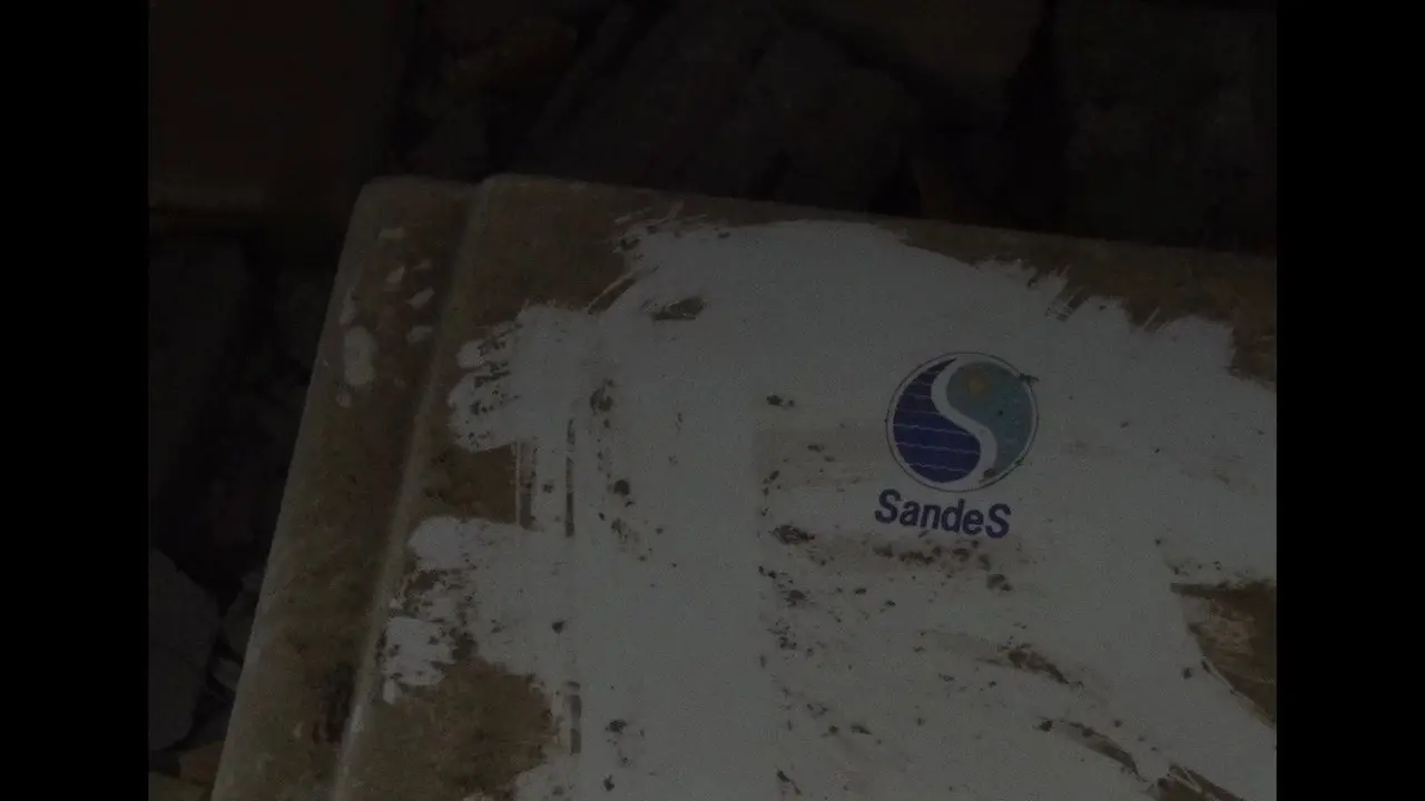 Sandes backdrop
