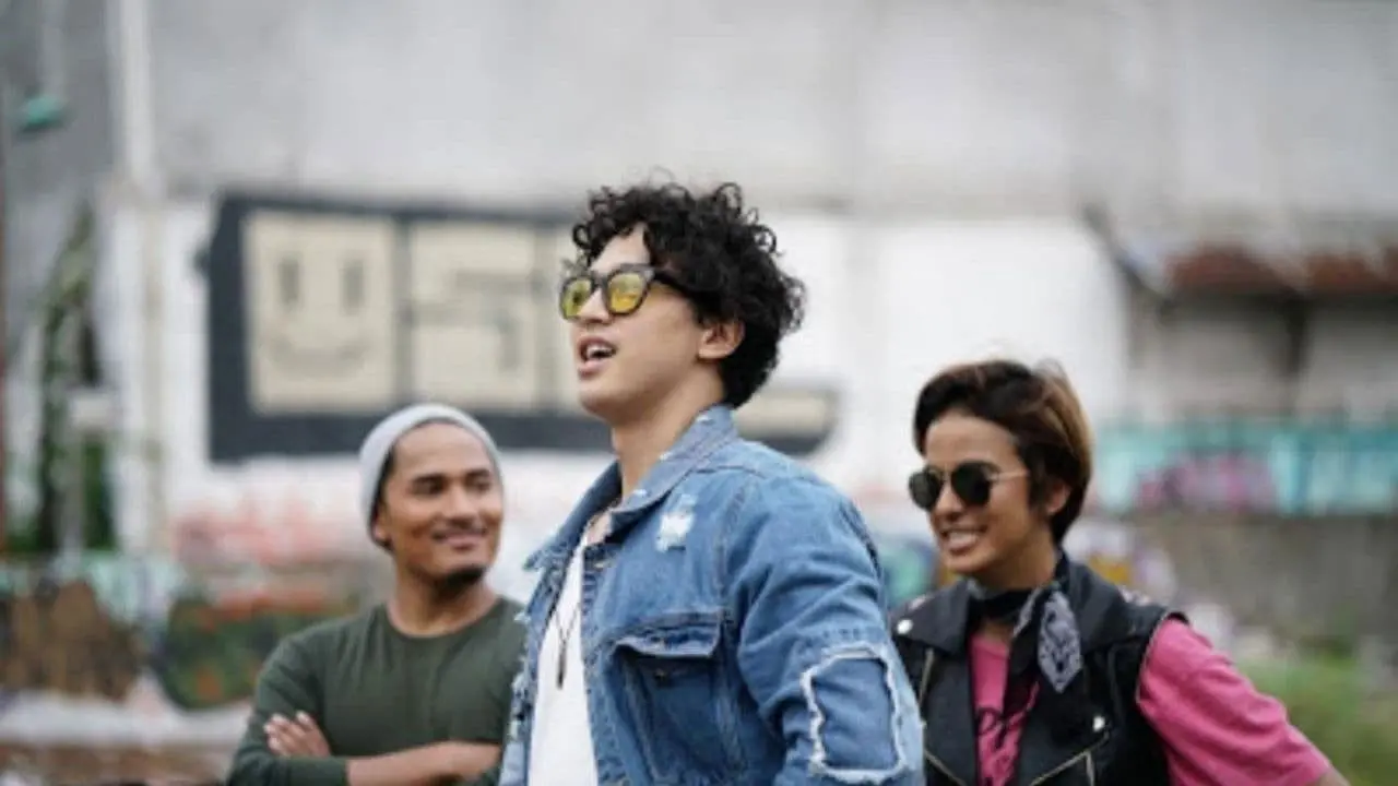 Awal & Akhir backdrop