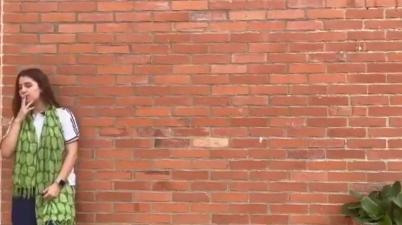 MELEDELO FOREVER backdrop