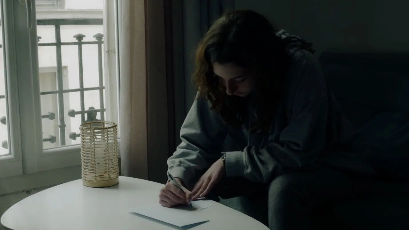 À Contrario backdrop