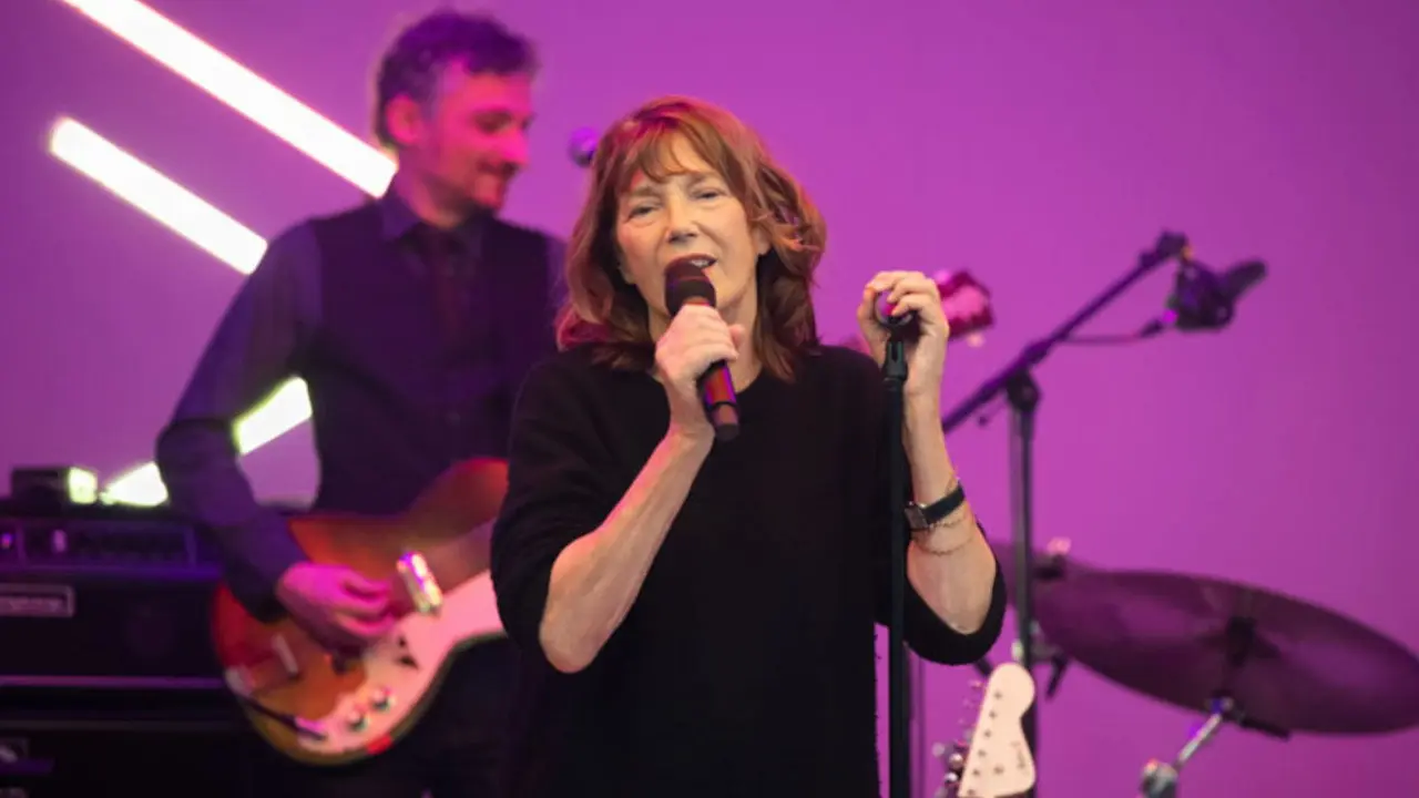 Live @ Echoes with Jehnny Beth backdrop