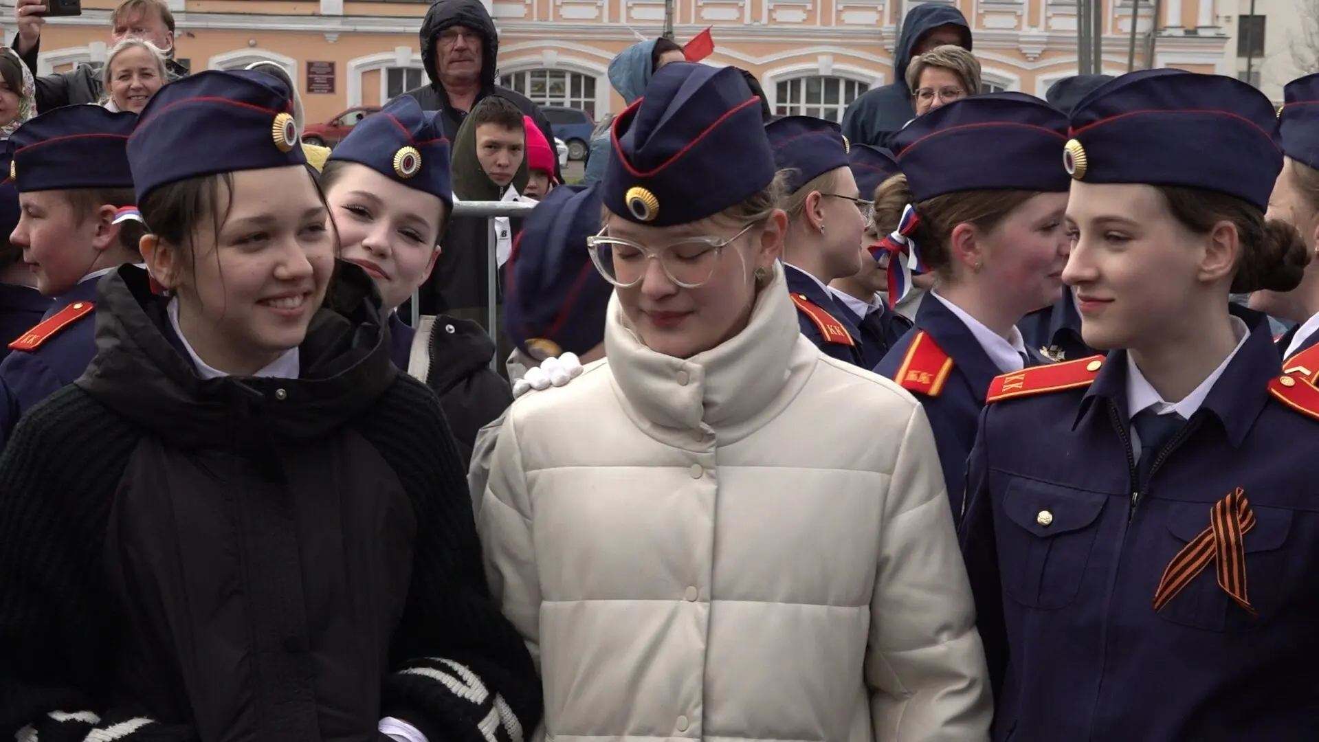 Russland und die Schweiz – Eine Beziehung in Zeiten des Krieges backdrop