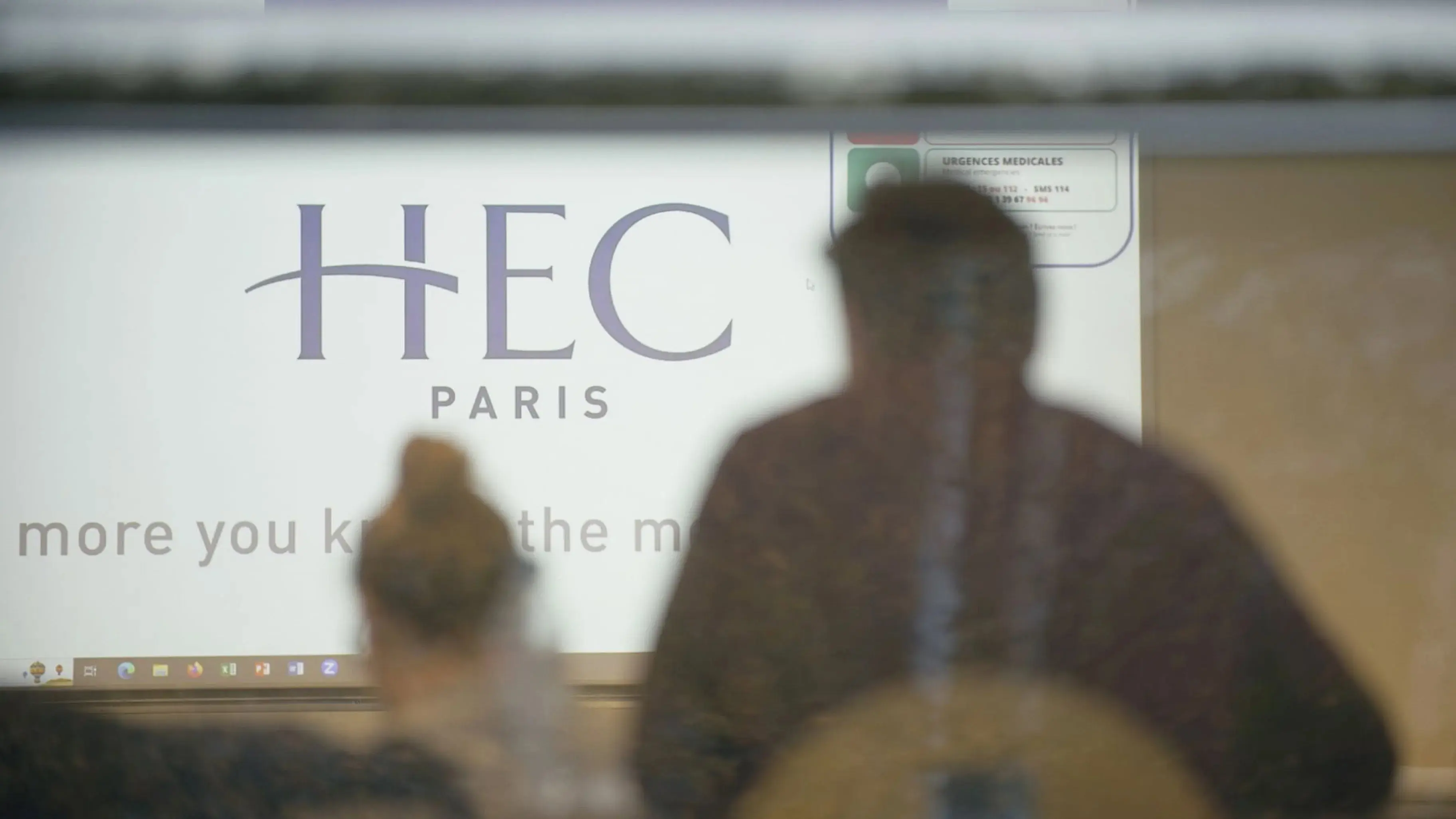 HEC, admis sans les codes backdrop